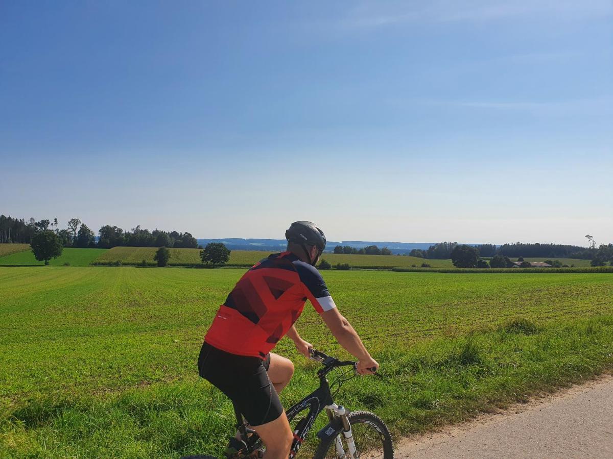 Bett'N Glueck - Uebernachtung & Fruehstueck Bed & Breakfast Zusmarshausen Eksteriør bilde